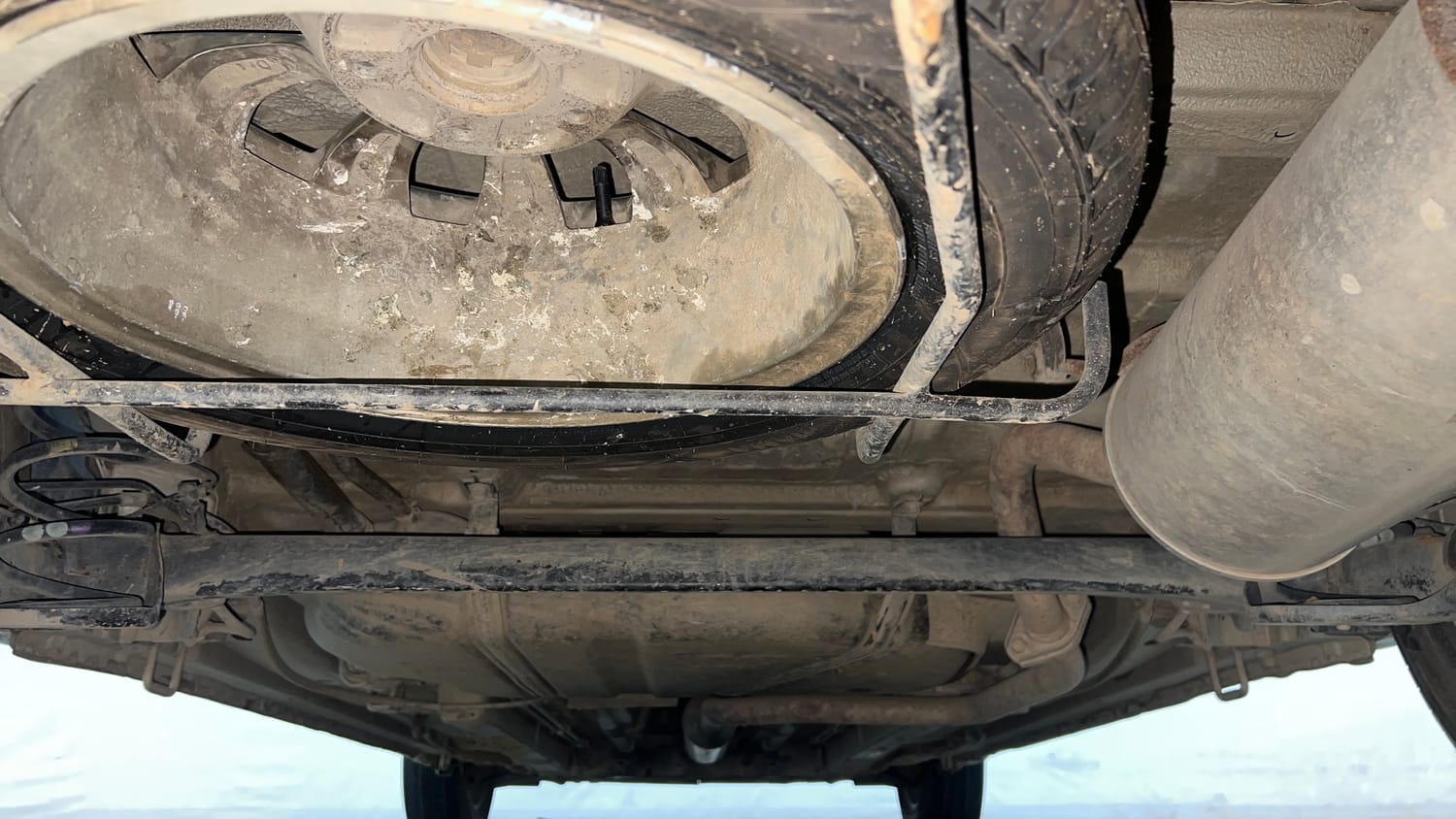 Used 2014 Maruti Suzuki Ertiga ZXi Petrol Manual extra REAR UNDERBODY VIEW (TAKEN FROM REAR)
