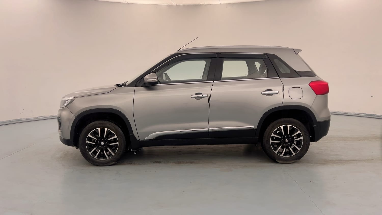 Used 2022 maruti-suzuki Vitara Brezza ZXi Plus Petrol Manual exterior LEFT SIDE VIEW