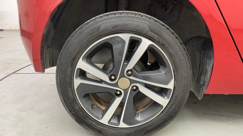 Used 2022 Tata Altroz XZ Petrol Petrol Manual tyres RIGHT REAR TYRE RIM VIEW