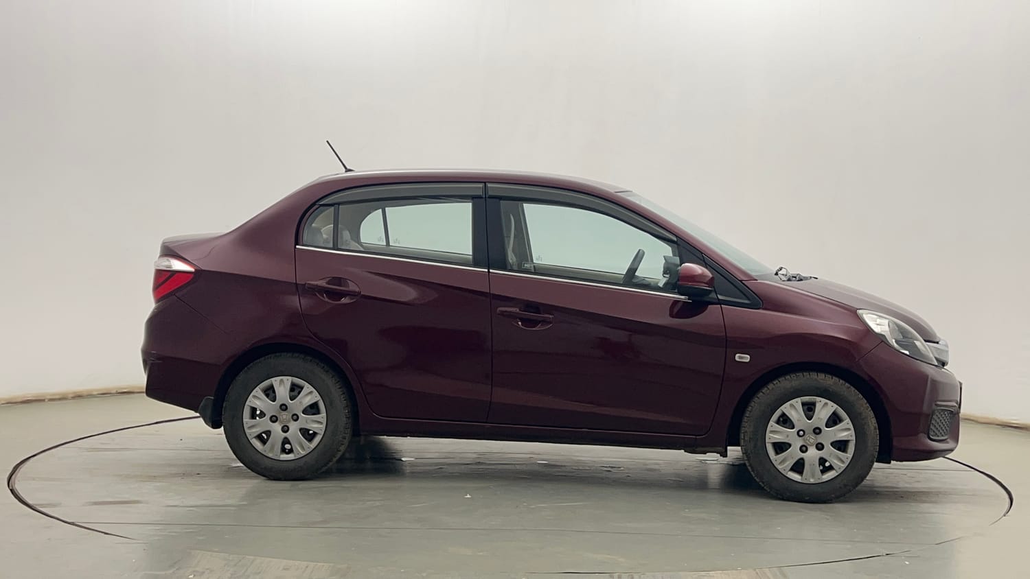 Used 2017 Honda Amaze 1.2 S i-VTEC Petrol Manual exterior RIGHT SIDE VIEW