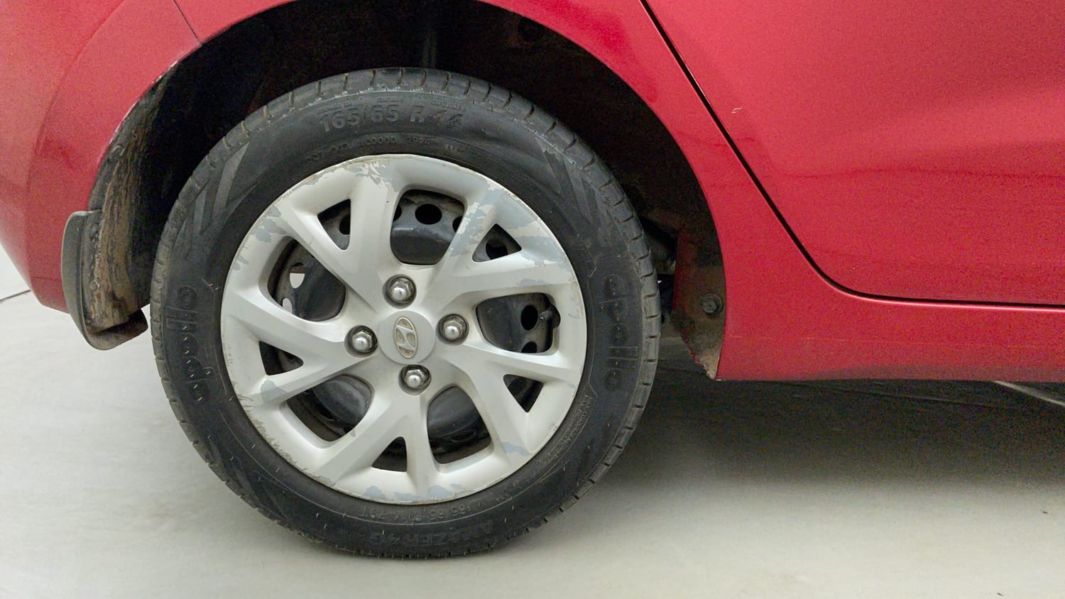 Used 2018 Hyundai Grand i10 Magna 1.2 Kappa VTVT Petrol Manual tyres RIGHT REAR TYRE RIM VIEW