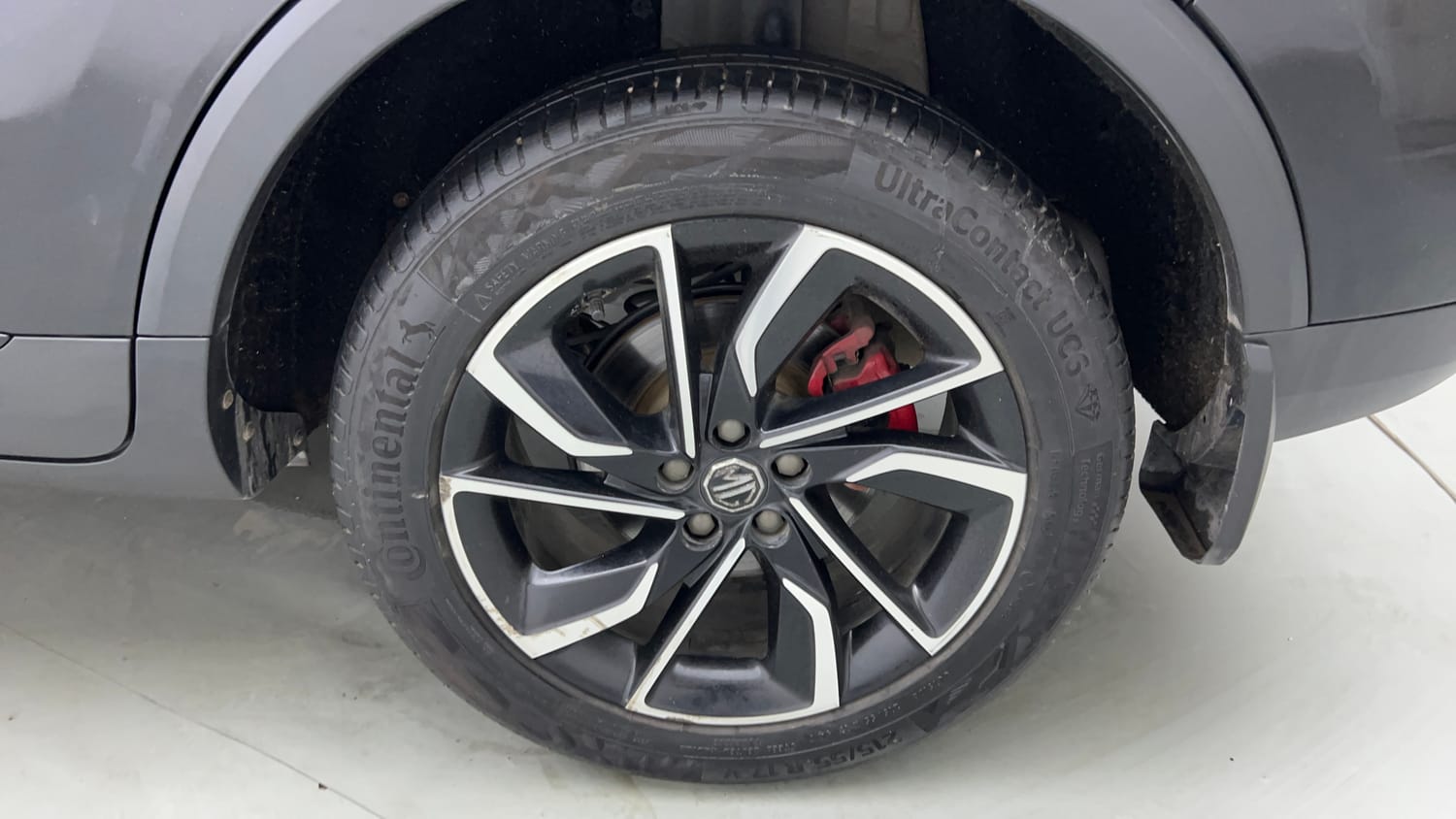Used 2021 MG Motors Astor Savvy 1.3 Turbo AT S Red Petrol Automatic tyres LEFT REAR TYRE RIM VIEW