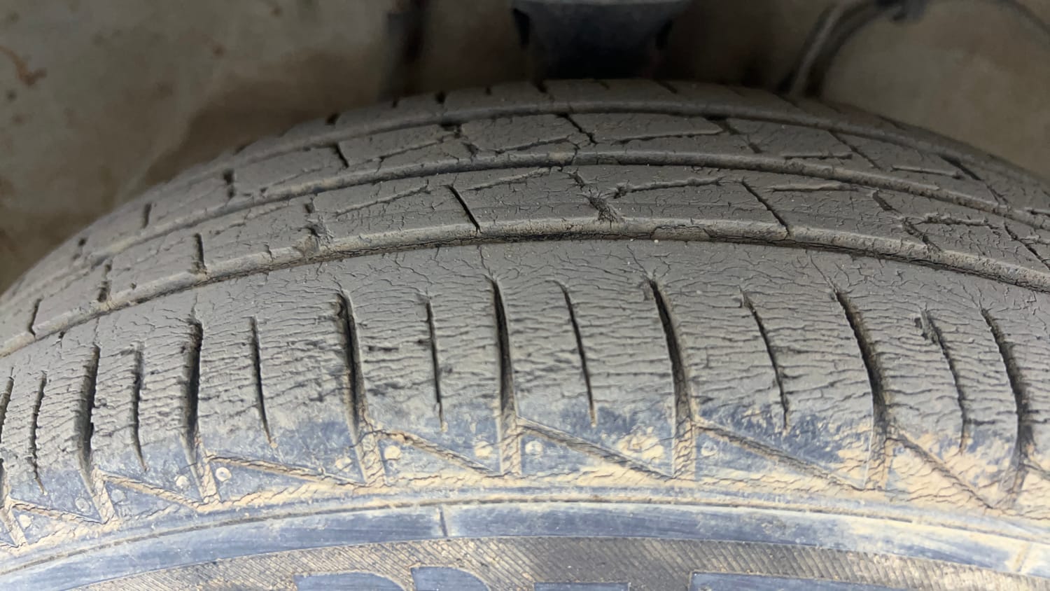 Used 2023 Maruti Suzuki Alto 800 Vxi Plus Petrol Manual tyres RIGHT FRONT TYRE TREAD VIEW