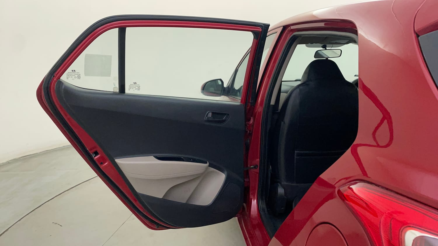 Used 2018 Hyundai Grand i10 Magna 1.2 Kappa VTVT Petrol Manual interior LEFT REAR DOOR OPEN VIEW