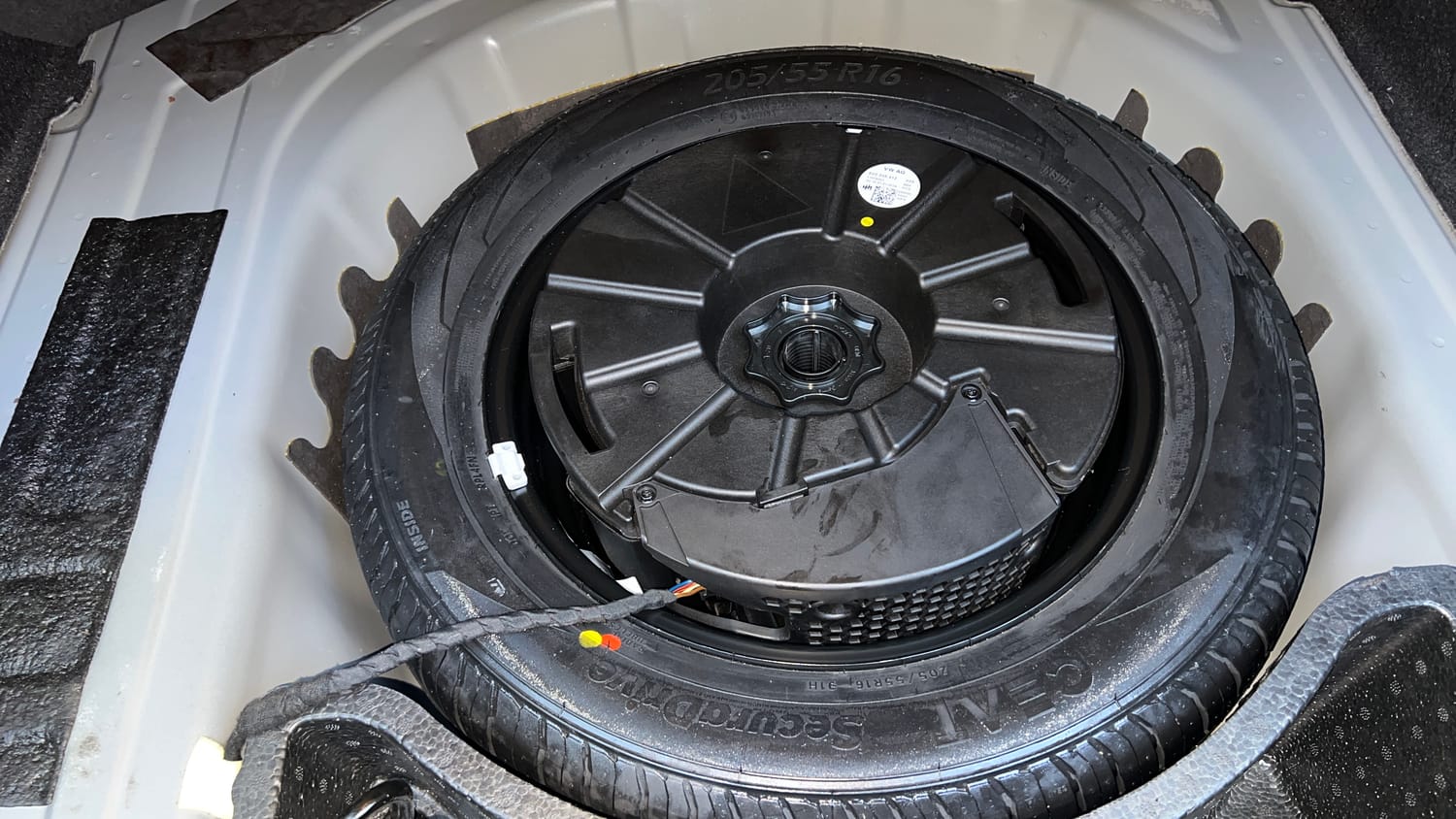 Used 2022 Skoda Slavia Style 1.0L TSI AT Petrol Automatic tyres SPARE TYRE VIEW