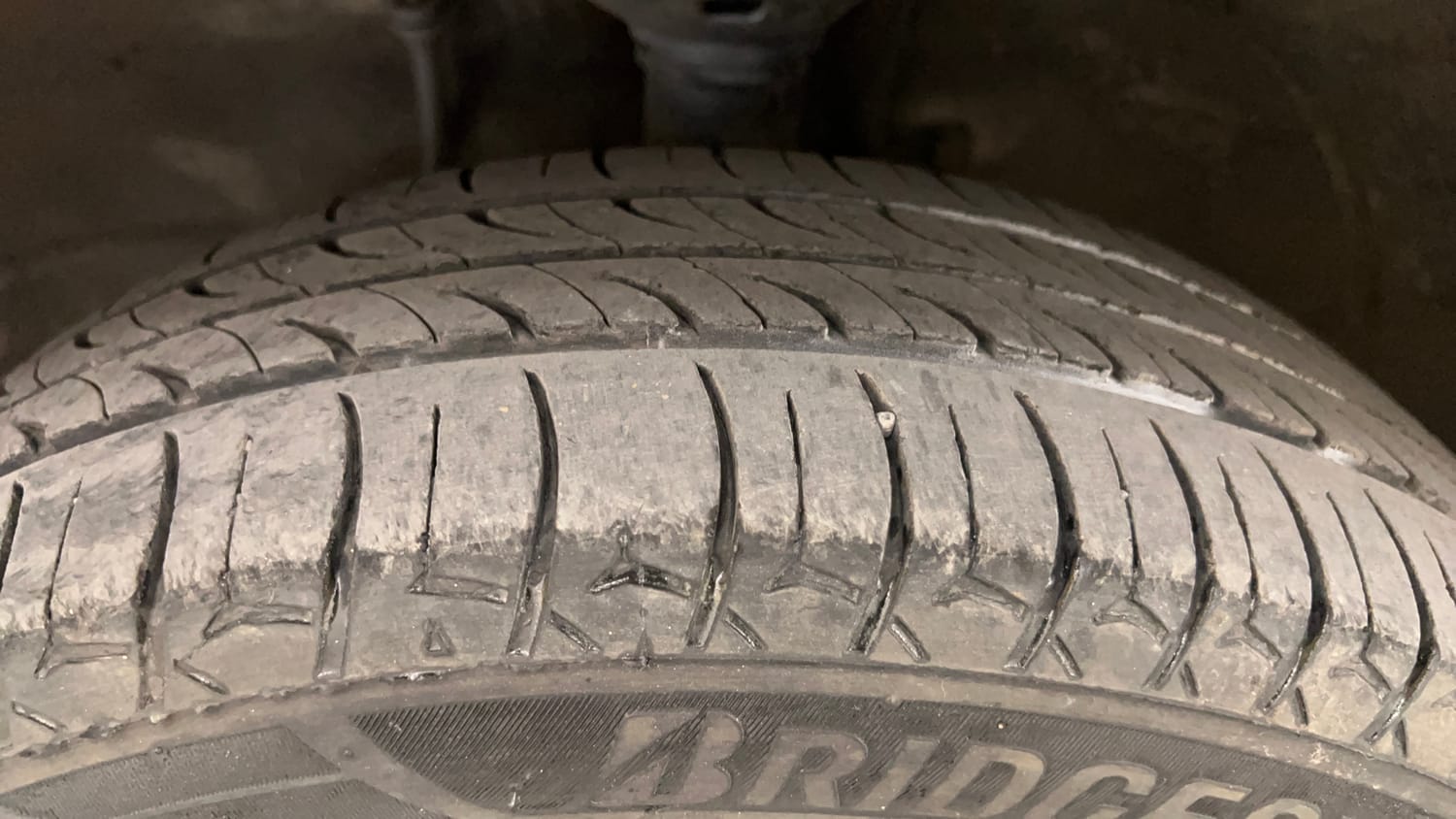 Used 2016 Maruti Suzuki Wagon R 1.0 VXI AMT Petrol Automatic tyres LEFT FRONT TYRE TREAD VIEW