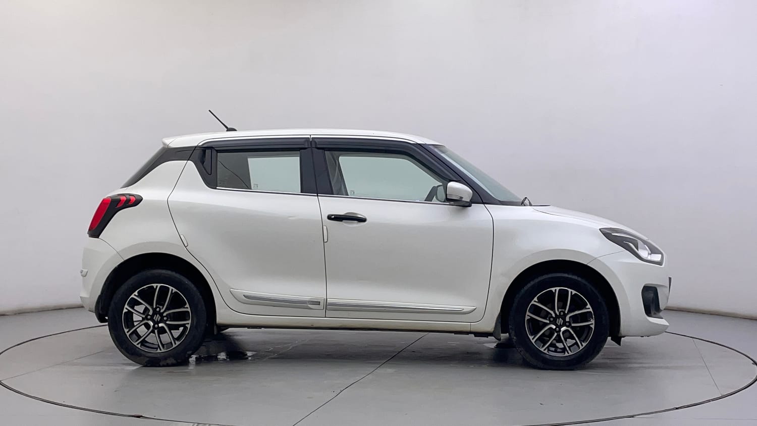 Used 2019 Maruti Suzuki Swift ZXi Plus Petrol Manual exterior RIGHT SIDE VIEW