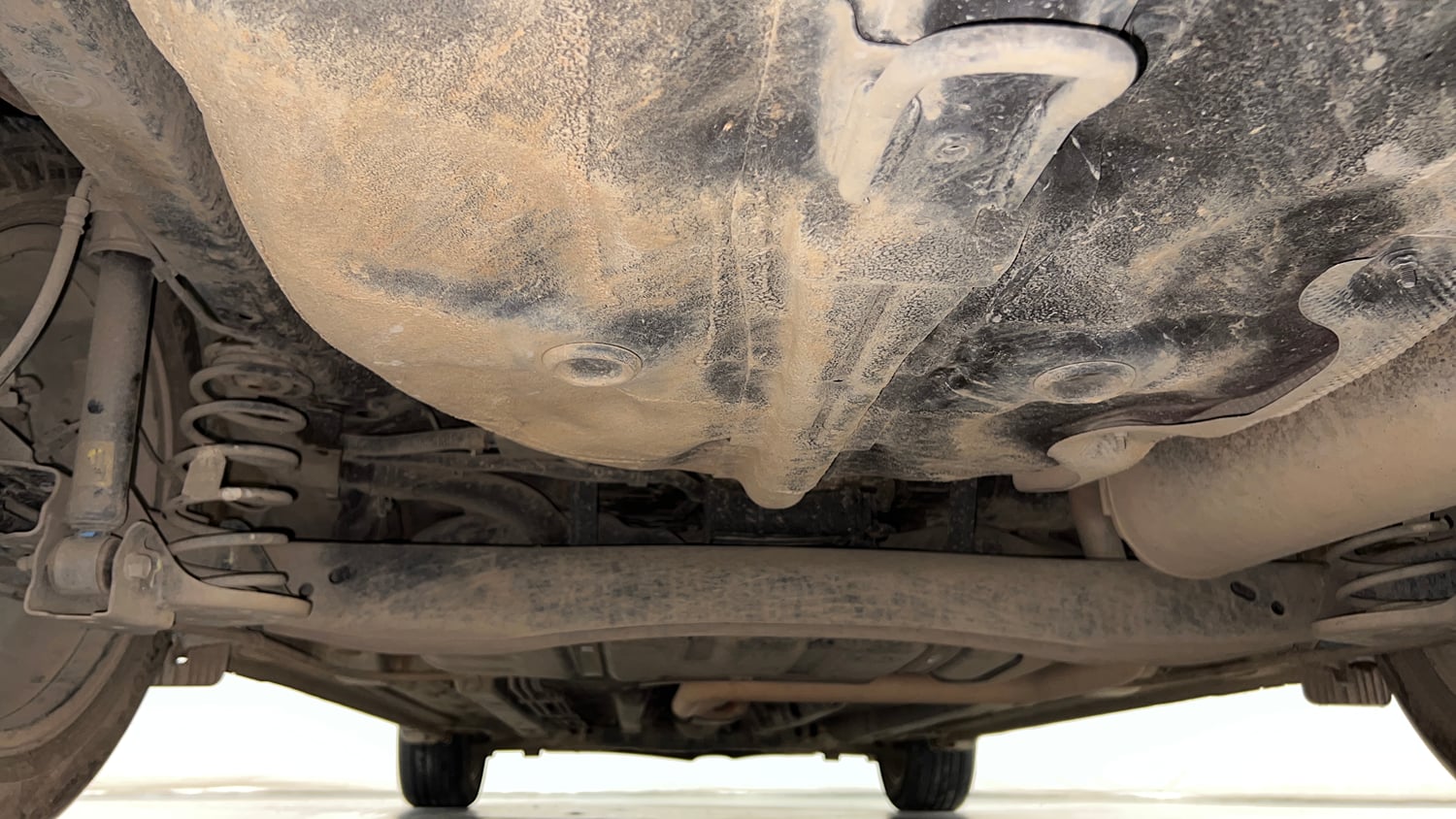 Used 2023 Hyundai Verna SX 1.5 Petrol MT Petrol Manual extra REAR UNDERBODY VIEW (TAKEN FROM REAR)