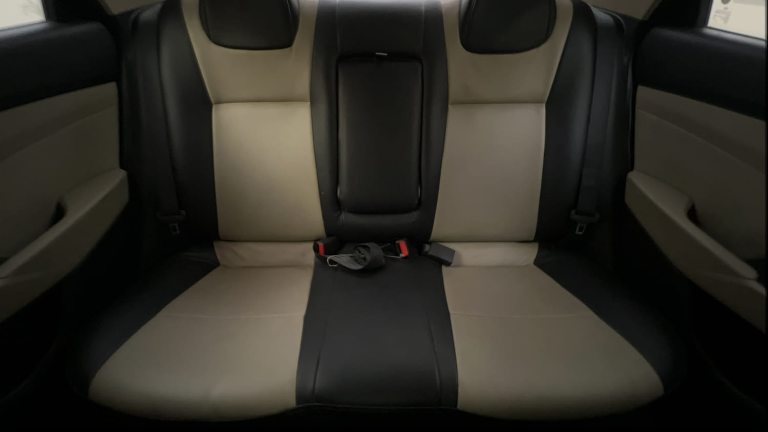 Used 2020 Hyundai Verna SX 1.5 MPi Petrol Manual interior REAR SEAT CONDITION VIEW