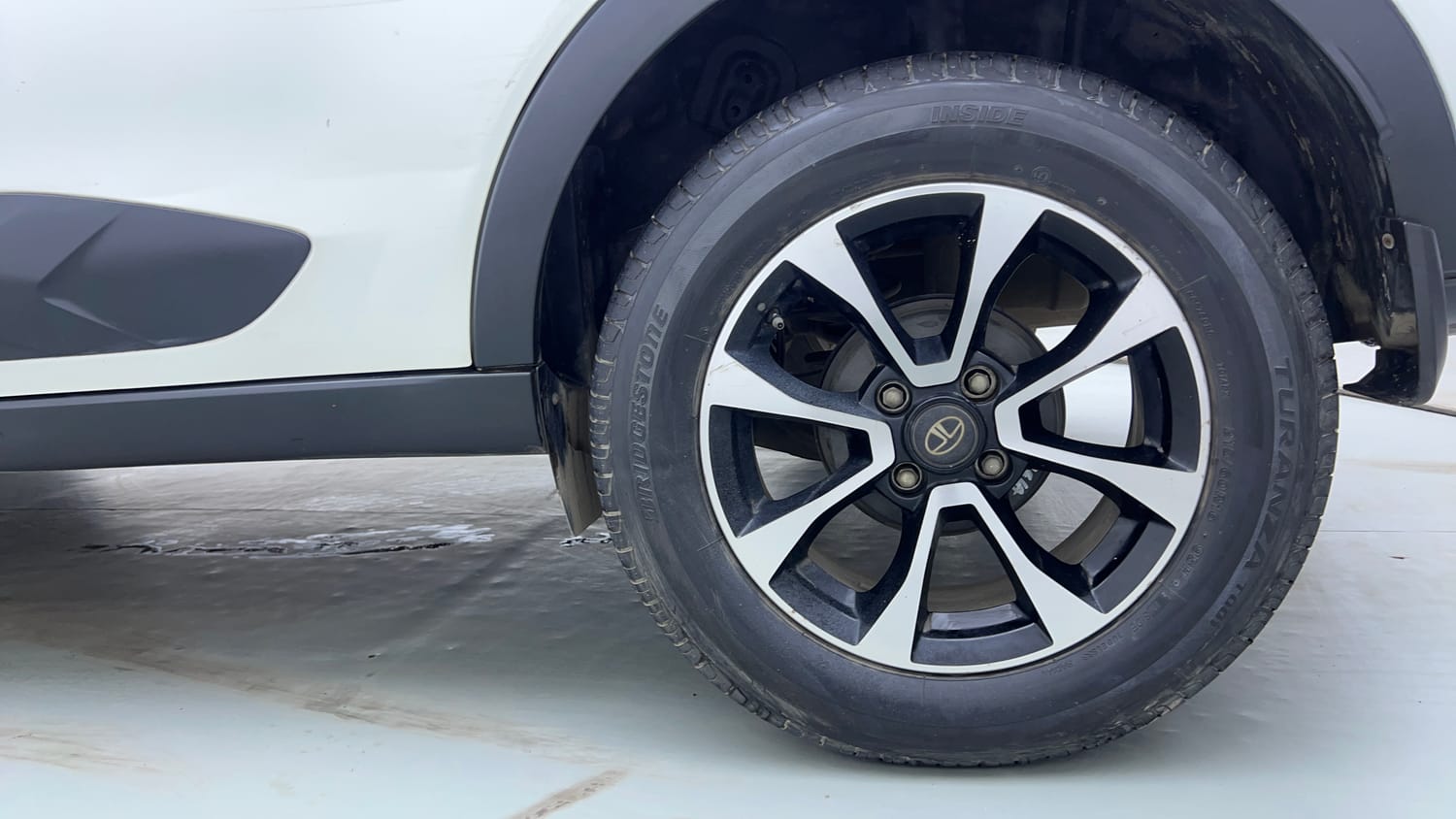 Used 2021 Tata Nexon XZA Plus (S) Petrol Automatic tyres LEFT REAR TYRE RIM VIEW