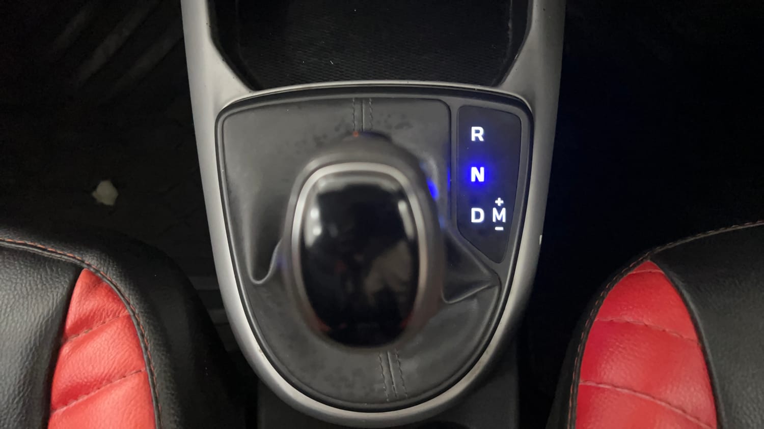 Used 2020 Hyundai Grand i10 Nios Sportz AMT 1.2 Kappa VTVT Petrol Automatic interior GEAR  KNOB VIEW