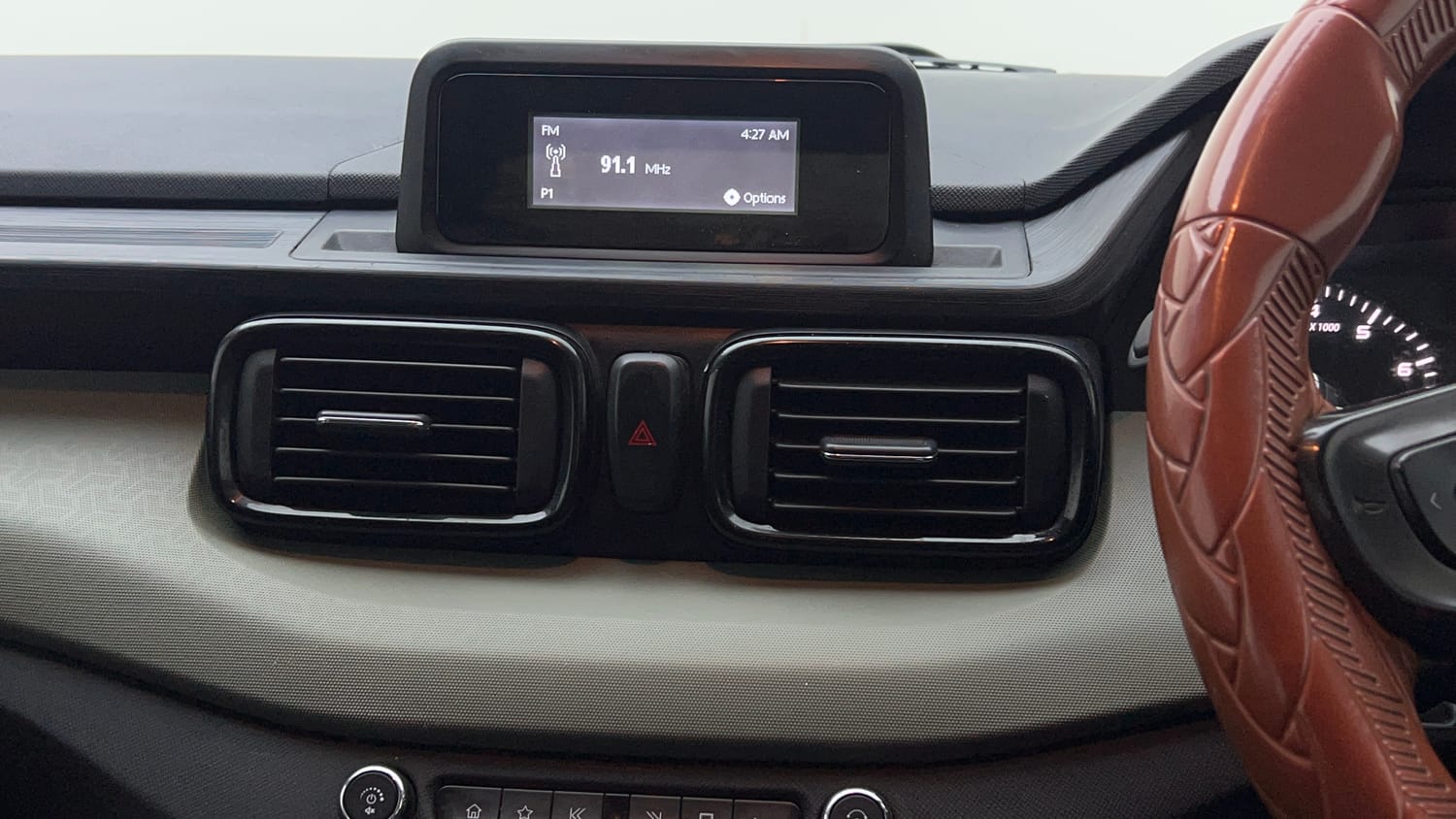 Used 2022 Tata Punch Adventure Rhythm Pack MT Petrol Manual top_features Integrated (in-dash) music system