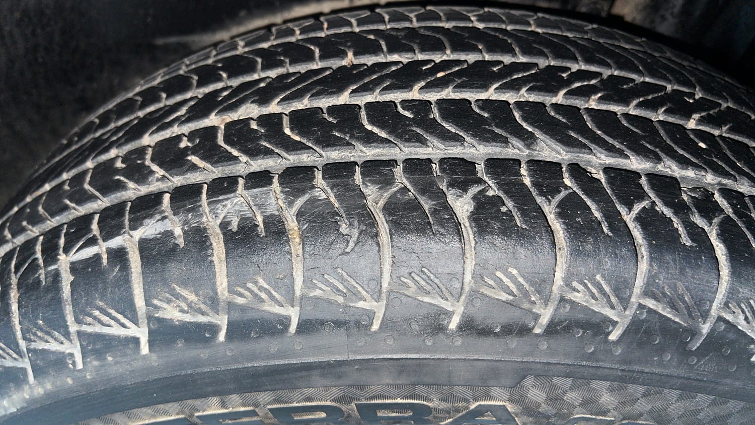 Used 2023 Maruti Suzuki Grand Vitara Sigma Smart Hybrid Petrol Manual tyres LEFT REAR TYRE TREAD VIEW
