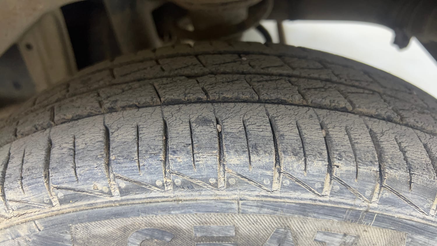 Used 2023 Maruti Suzuki Alto 800 Vxi Plus Petrol Manual tyres LEFT REAR TYRE TREAD VIEW