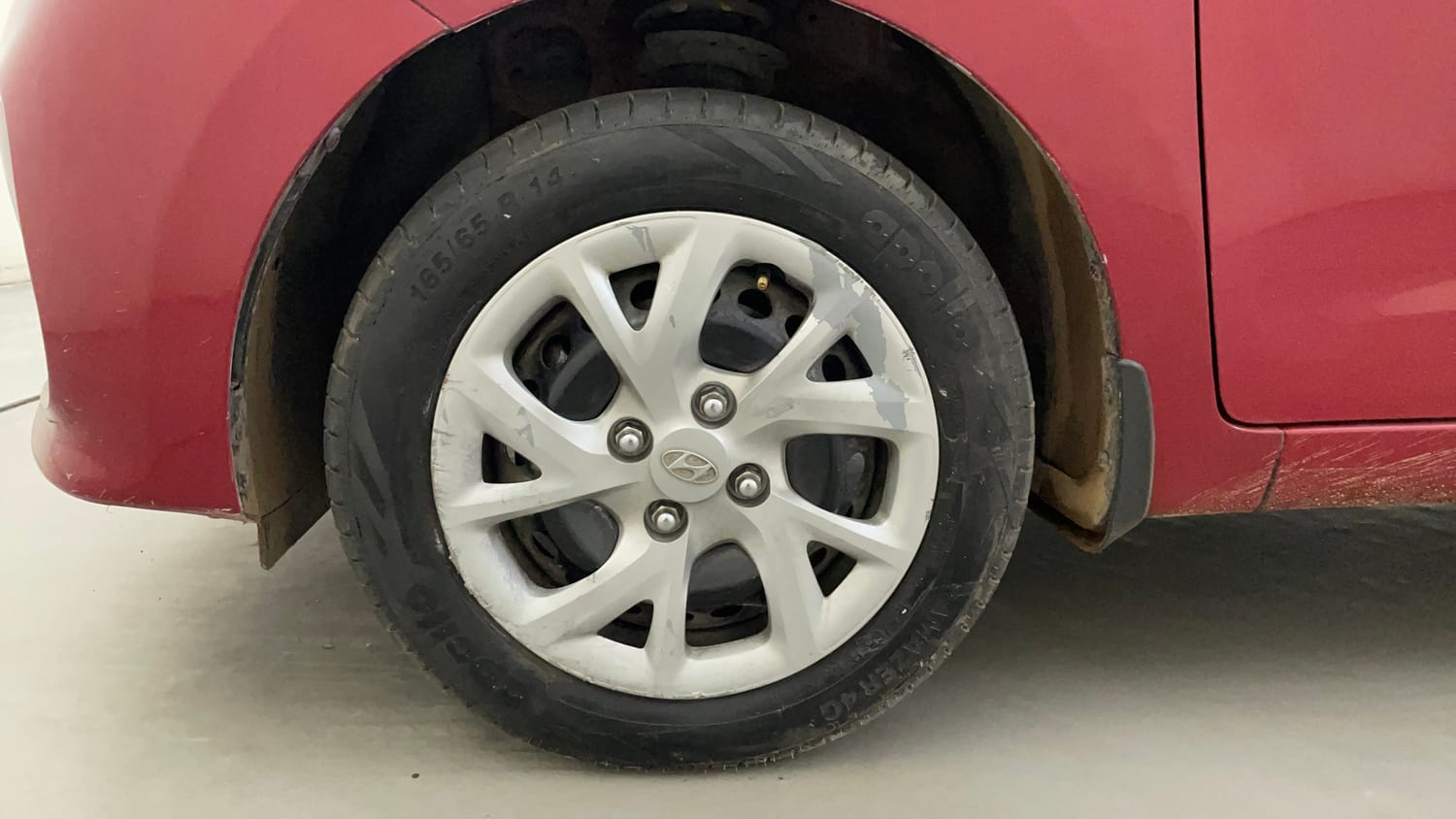 Used 2018 Hyundai Grand i10 Magna 1.2 Kappa VTVT Petrol Manual tyres LEFT FRONT TYRE RIM VIEW