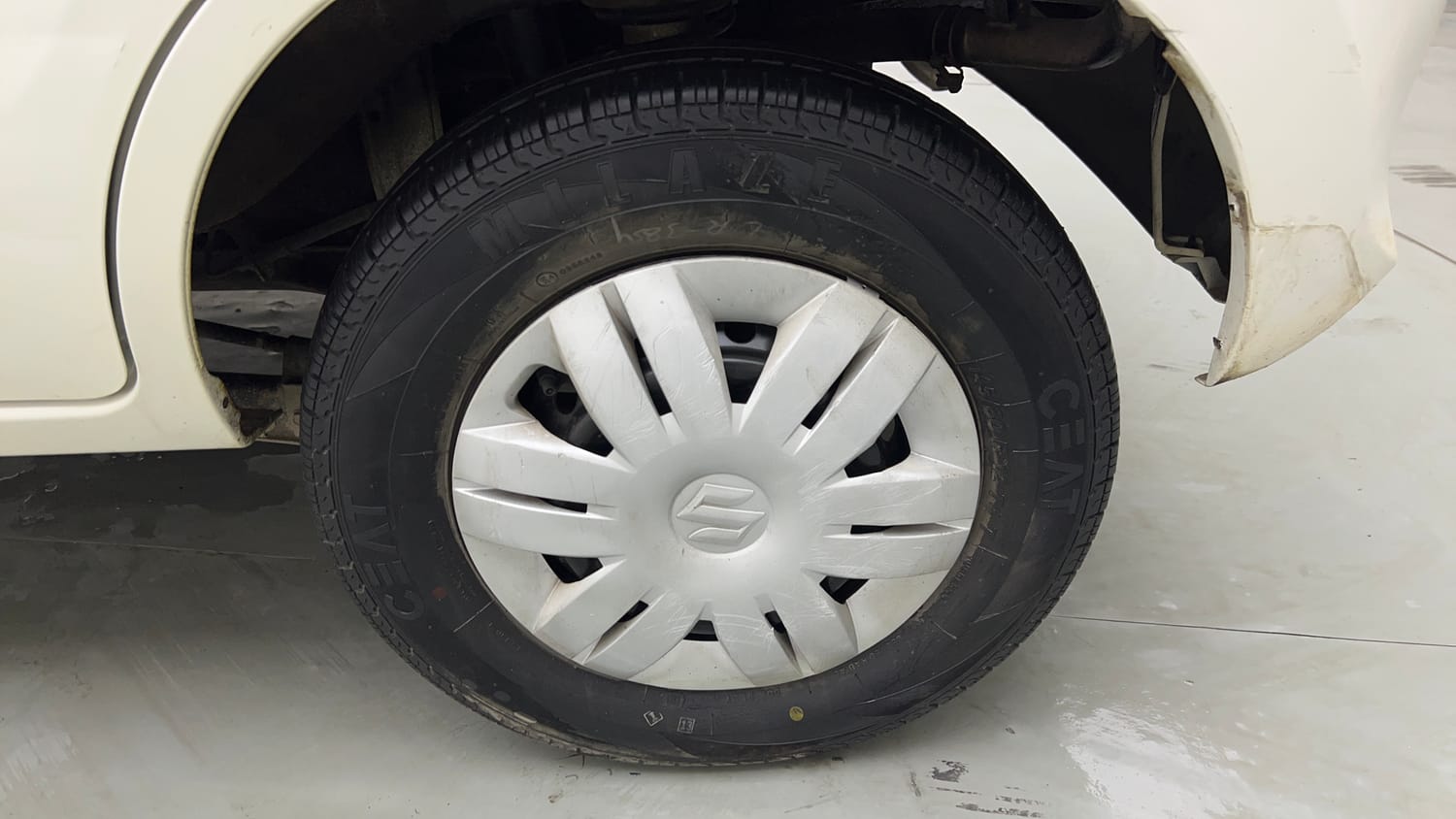 Used 2017 Maruti Suzuki Alto 800 VXi Petrol Manual tyres LEFT REAR TYRE RIM VIEW