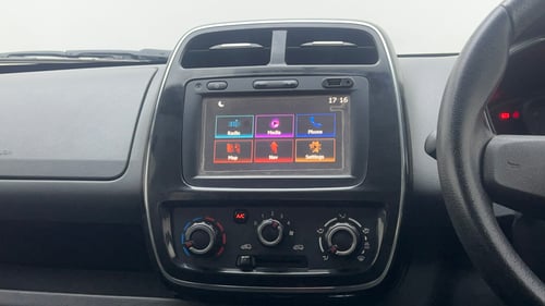 Used 2018 Renault Kwid 1.0 RXT AMT Opt Petrol Automatic interior MUSIC SYSTEM & AC CONTROL VIEW
