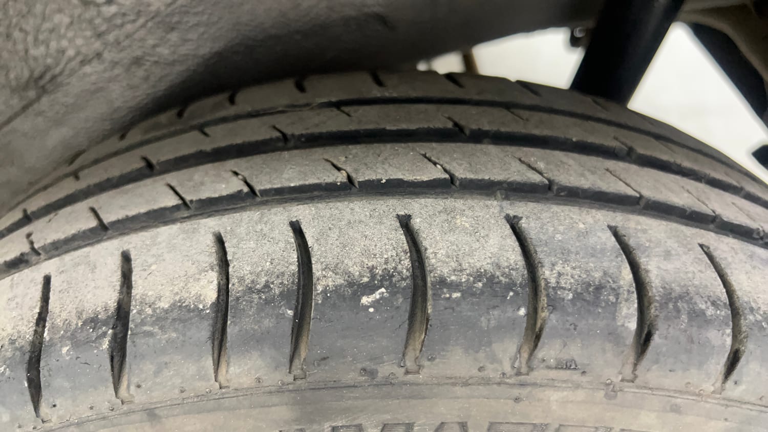 Used 2017 Maruti Suzuki Wagon R 1.0 VXI AMT (O) Petrol Automatic tyres LEFT REAR TYRE TREAD VIEW