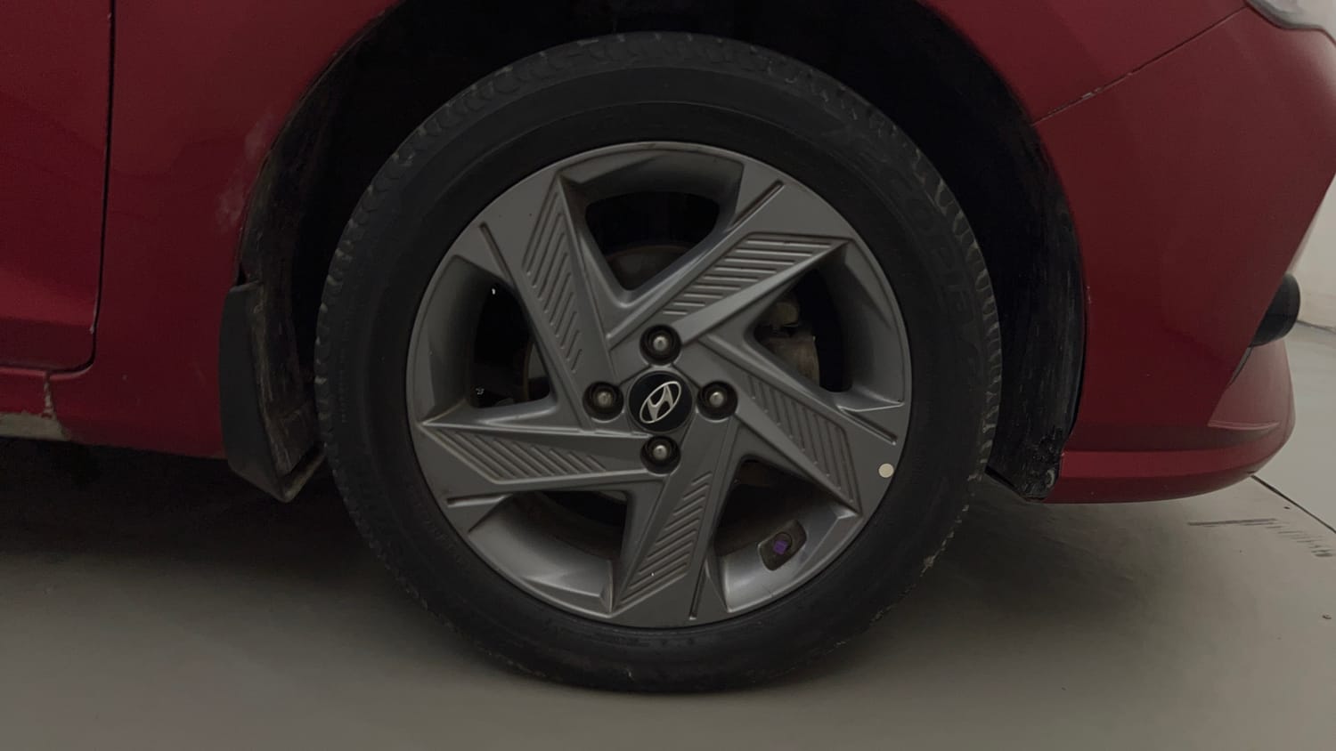 Used 2020 Hyundai Verna SX 1.5 MPi Petrol Manual tyres RIGHT FRONT TYRE RIM VIEW