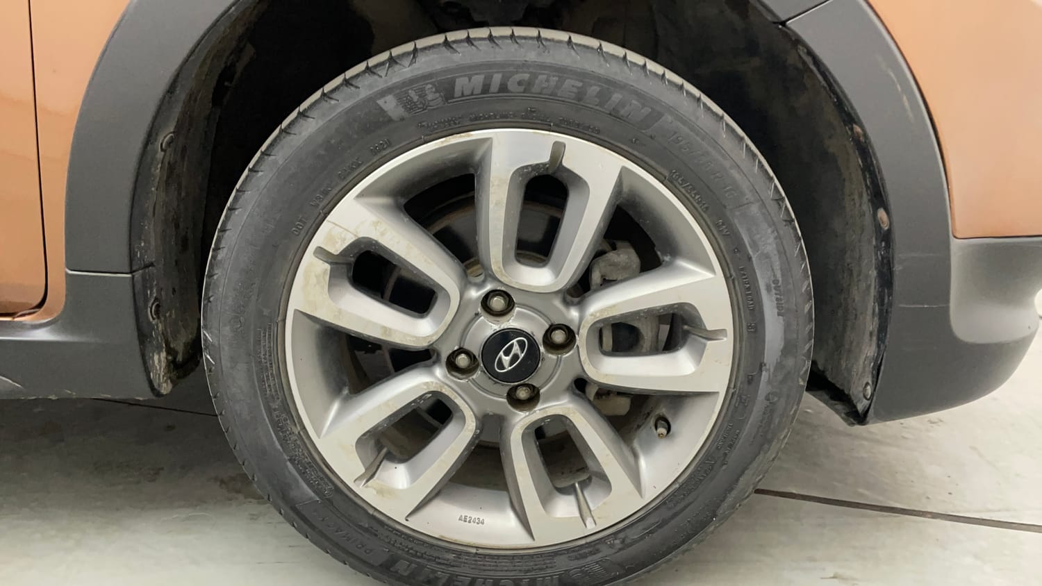 Used 2016 Hyundai i20 Active 1.2 SX Petrol Manual tyres RIGHT FRONT TYRE RIM VIEW