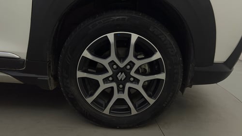 Used 2023 Maruti Suzuki XL6 Zeta AT Petrol Petrol Automatic tyres RIGHT FRONT TYRE RIM VIEW