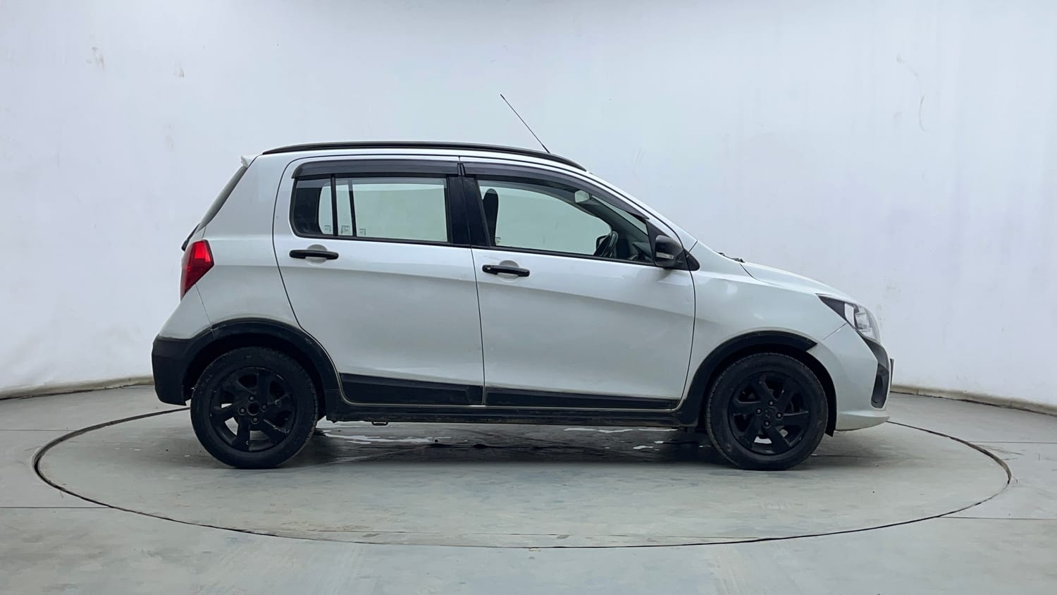 Used 2018 Maruti Suzuki Celerio X Zxi (Opt) Petrol Manual exterior RIGHT SIDE VIEW