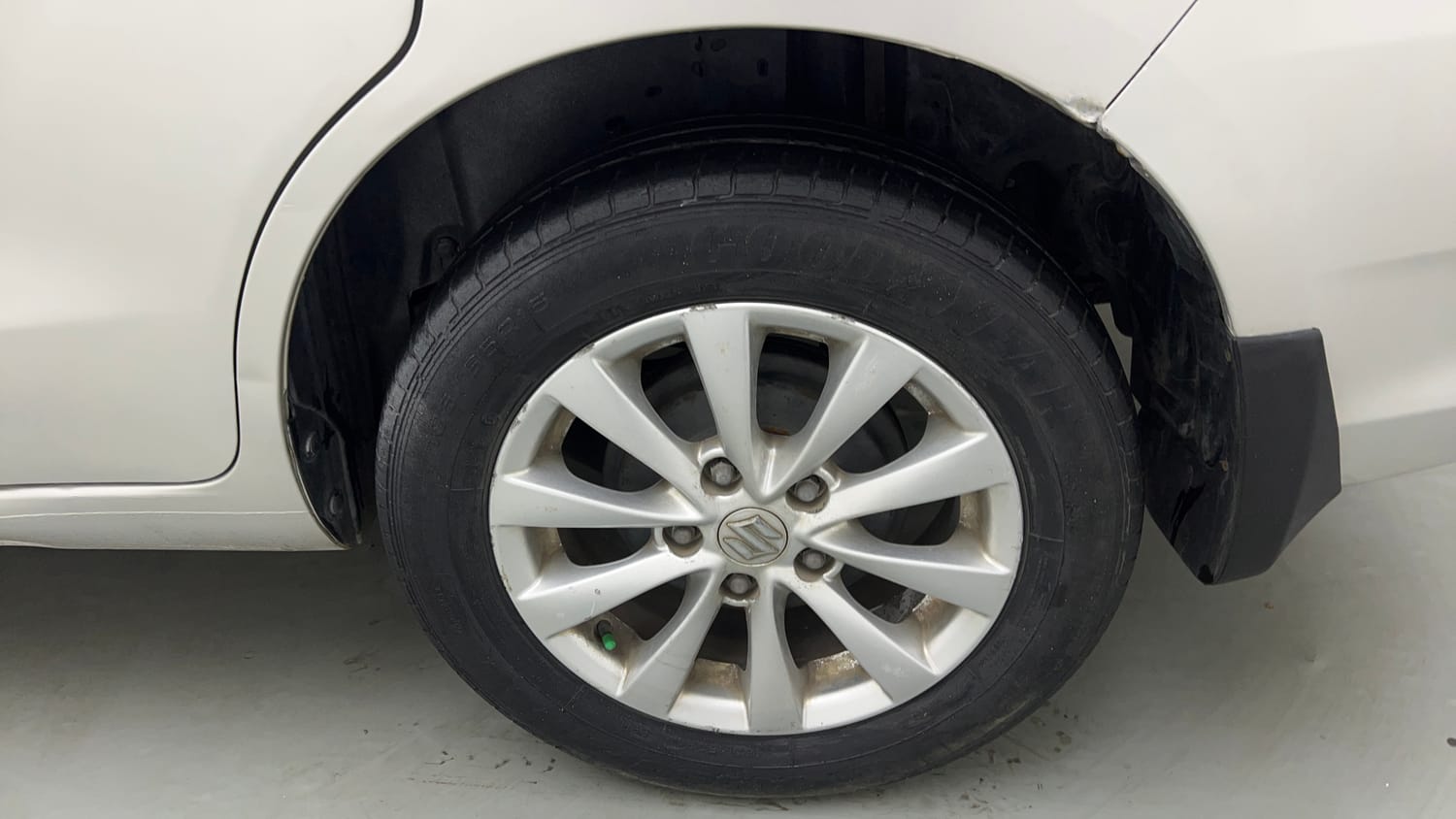 Used 2014 Maruti Suzuki Ertiga ZXi Petrol Manual tyres LEFT REAR TYRE RIM VIEW