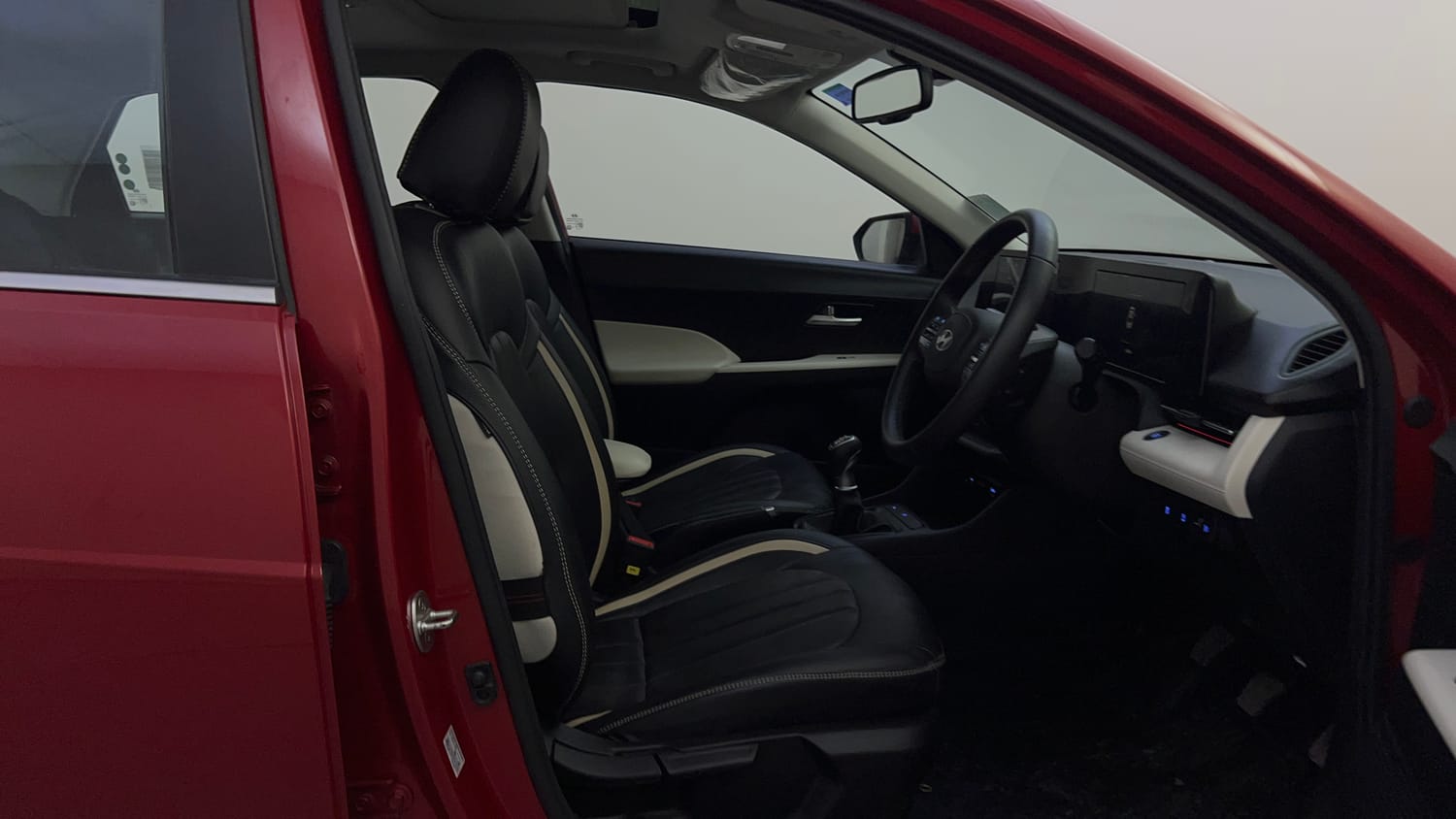 Used 2023 Hyundai Verna SX 1.5 Petrol MT Petrol Manual interior RIGHT SIDE FRONT DOOR CABIN VIEW
