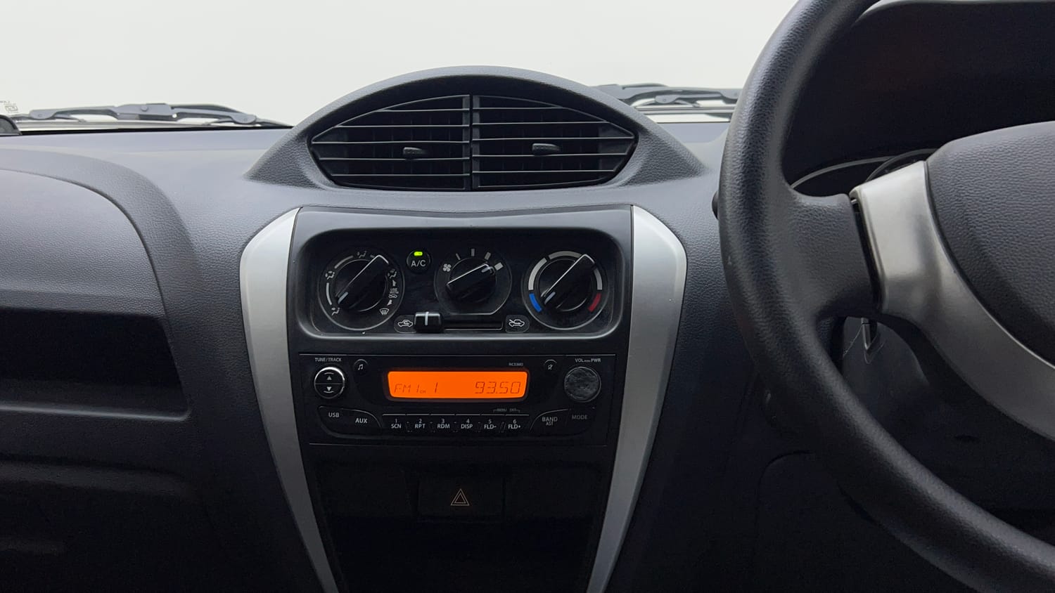 Used 2017 Maruti Suzuki Alto 800 VXi Petrol Manual interior MUSIC SYSTEM & AC CONTROL VIEW