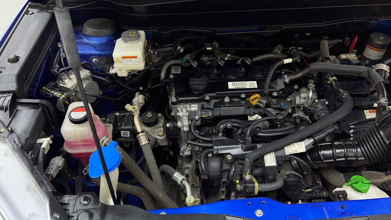 Used 2023 Toyota Urban Cruiser Hyryder V Hybrid Dual Tone Hybrid Automatic engine ENGINE RIGHT SIDE VIEW