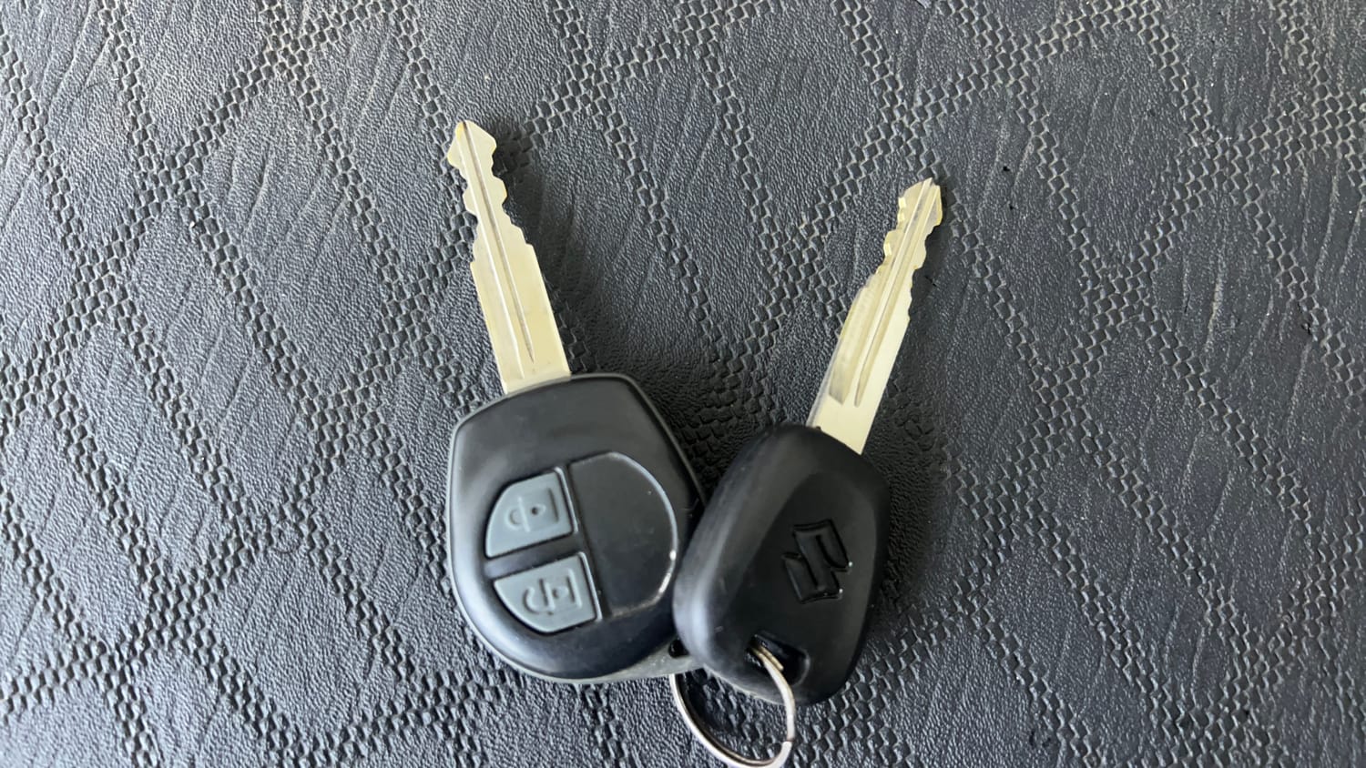 Used 2023 Maruti Suzuki Alto 800 Vxi Plus Petrol Manual extra CAR KEY VIEW