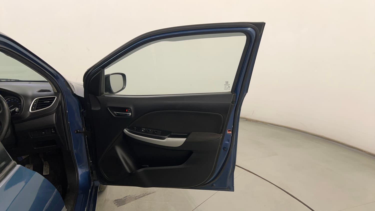 Used 2016 Maruti Suzuki Baleno Delta 1.2 Petrol Manual interior RIGHT FRONT DOOR OPEN VIEW