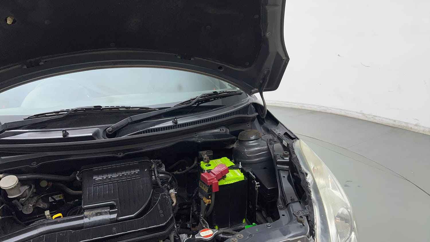 Used 2015 Maruti Suzuki Swift VXi Petrol Manual engine ENGINE LEFT SIDE HINGE & APRON VIEW