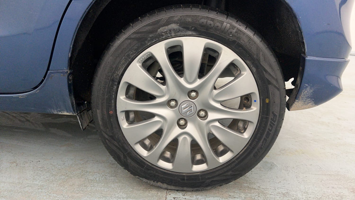 Used 2017 Maruti Suzuki Baleno Zeta 1.2 Petrol Manual tyres LEFT REAR TYRE RIM VIEW