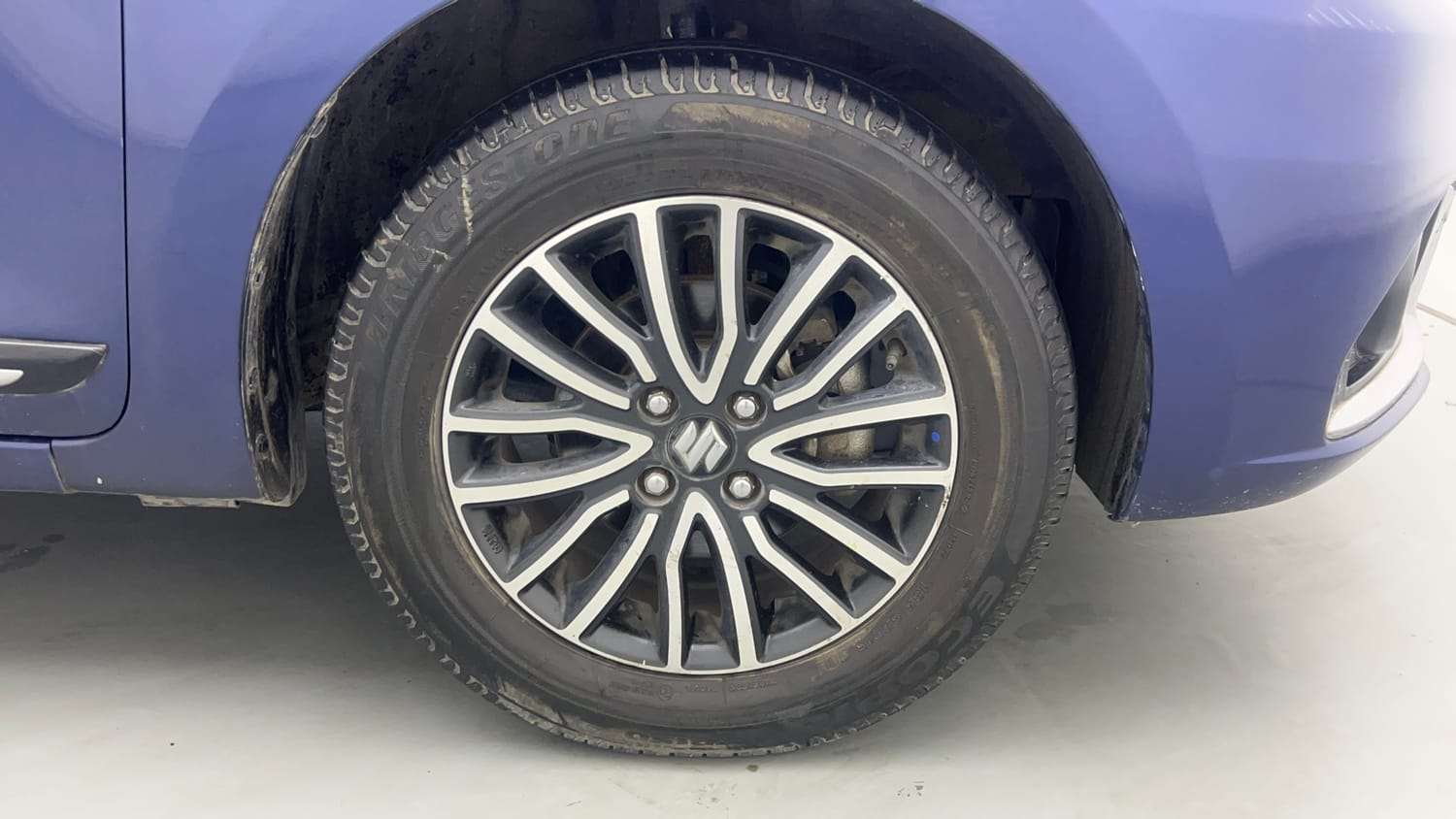 Used 2021 Maruti Suzuki Dzire ZXi Plus AGS Petrol Automatic tyres RIGHT FRONT TYRE RIM VIEW