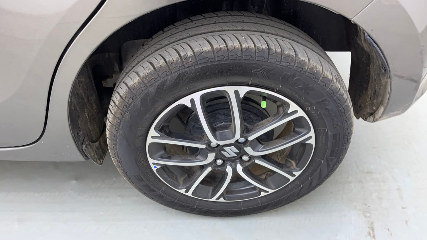 Used 2023 Maruti Suzuki Swift ZXi Plus Petrol Manual tyres LEFT REAR TYRE RIM VIEW