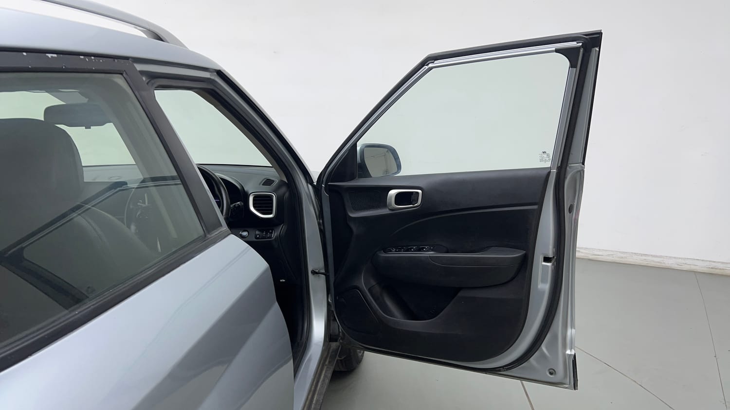 Used 2020 Hyundai Venue SX Plus 1.0 Turbo DCT Petrol Automatic interior RIGHT FRONT DOOR OPEN VIEW