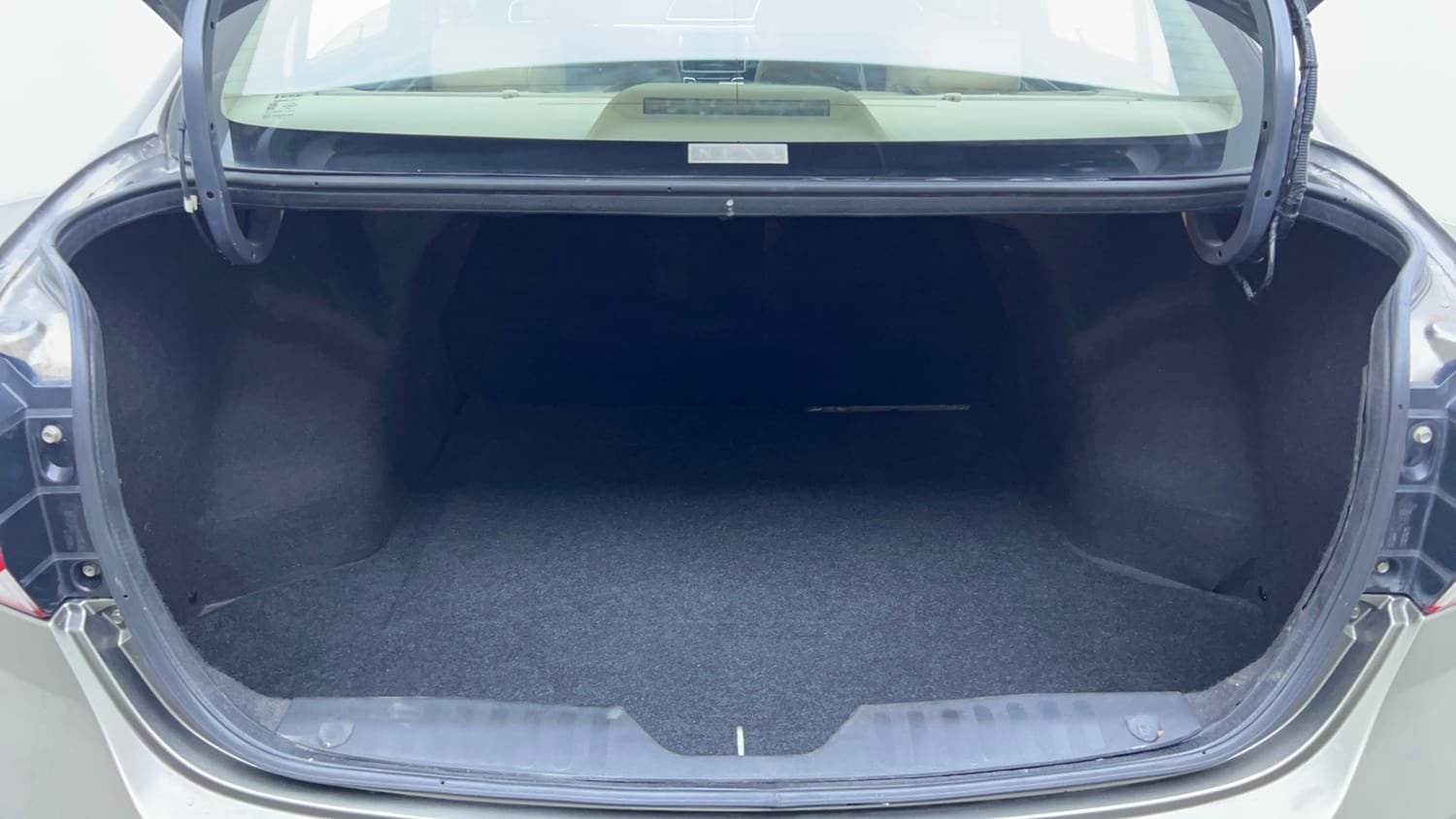 Used 2019 Maruti Suzuki Ciaz Alpha Hybrid 1.5 AT Petrol Automatic interior DICKY INSIDE VIEW