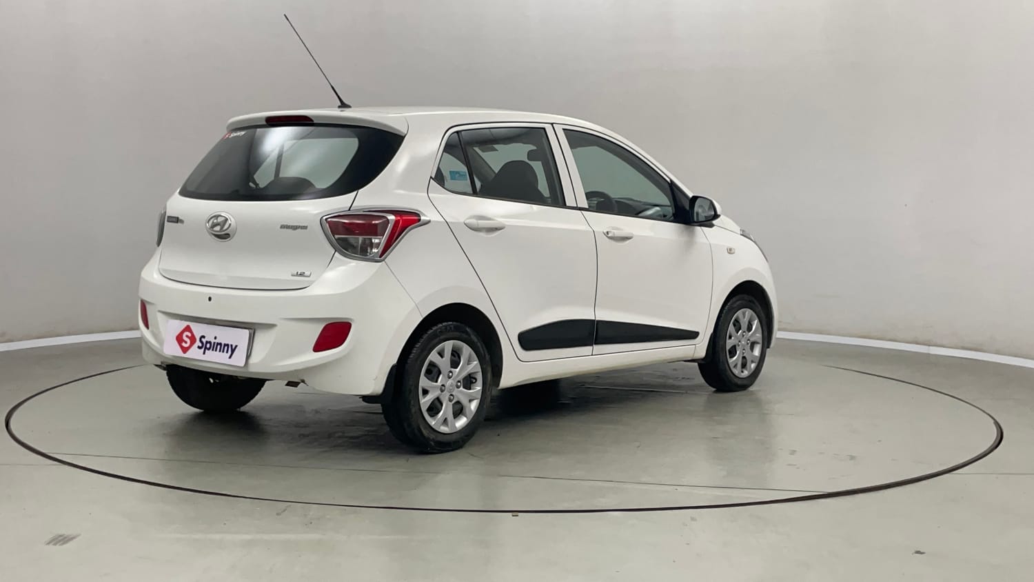 Used 2016 Hyundai Grand i10 Magna 1.2 Kappa VTVT Petrol Manual exterior RIGHT REAR CORNER VIEW
