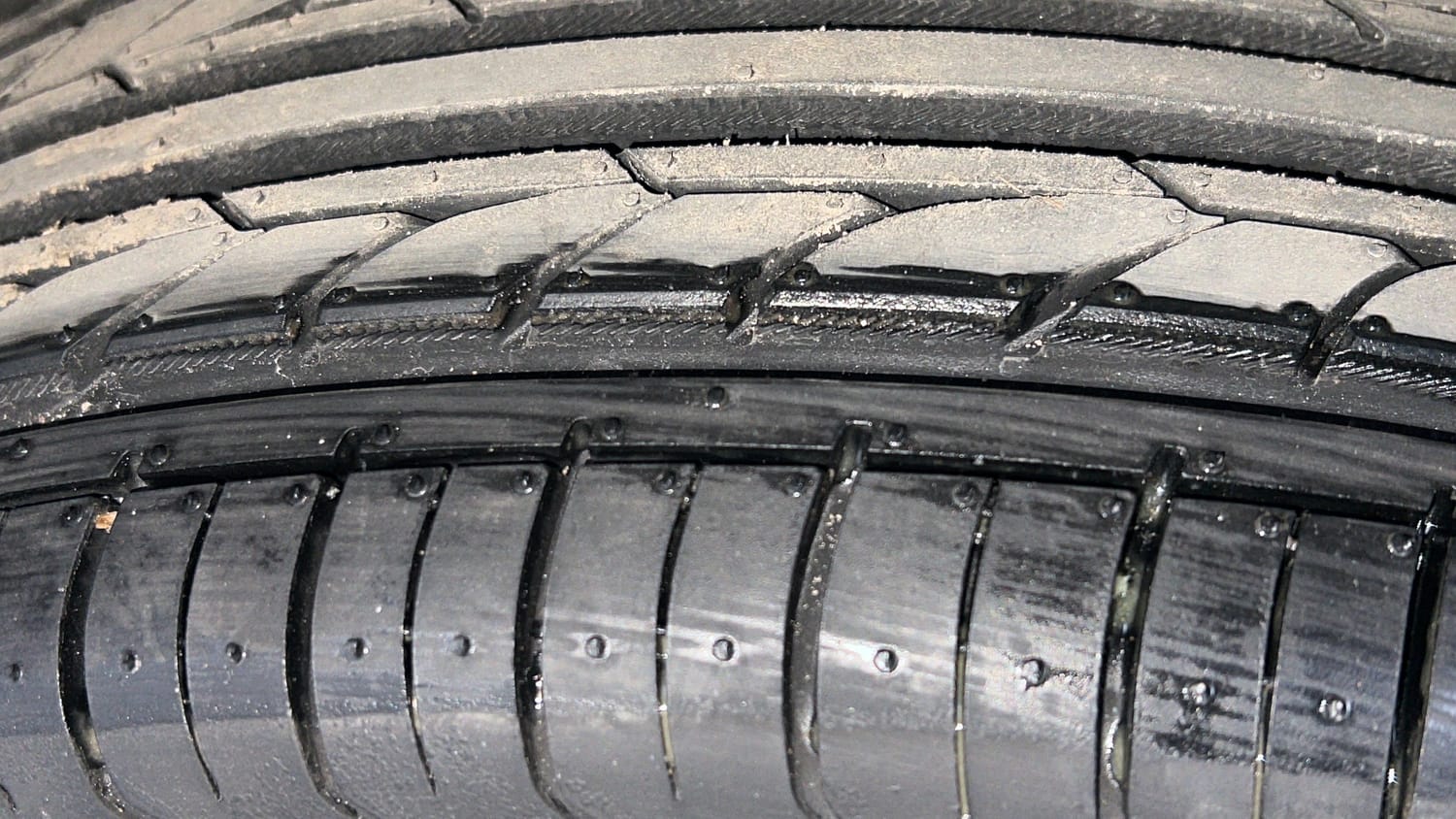 Used 2017 Maruti Suzuki Baleno Delta 1.2 Petrol Manual tyres LEFT REAR TYRE TREAD VIEW