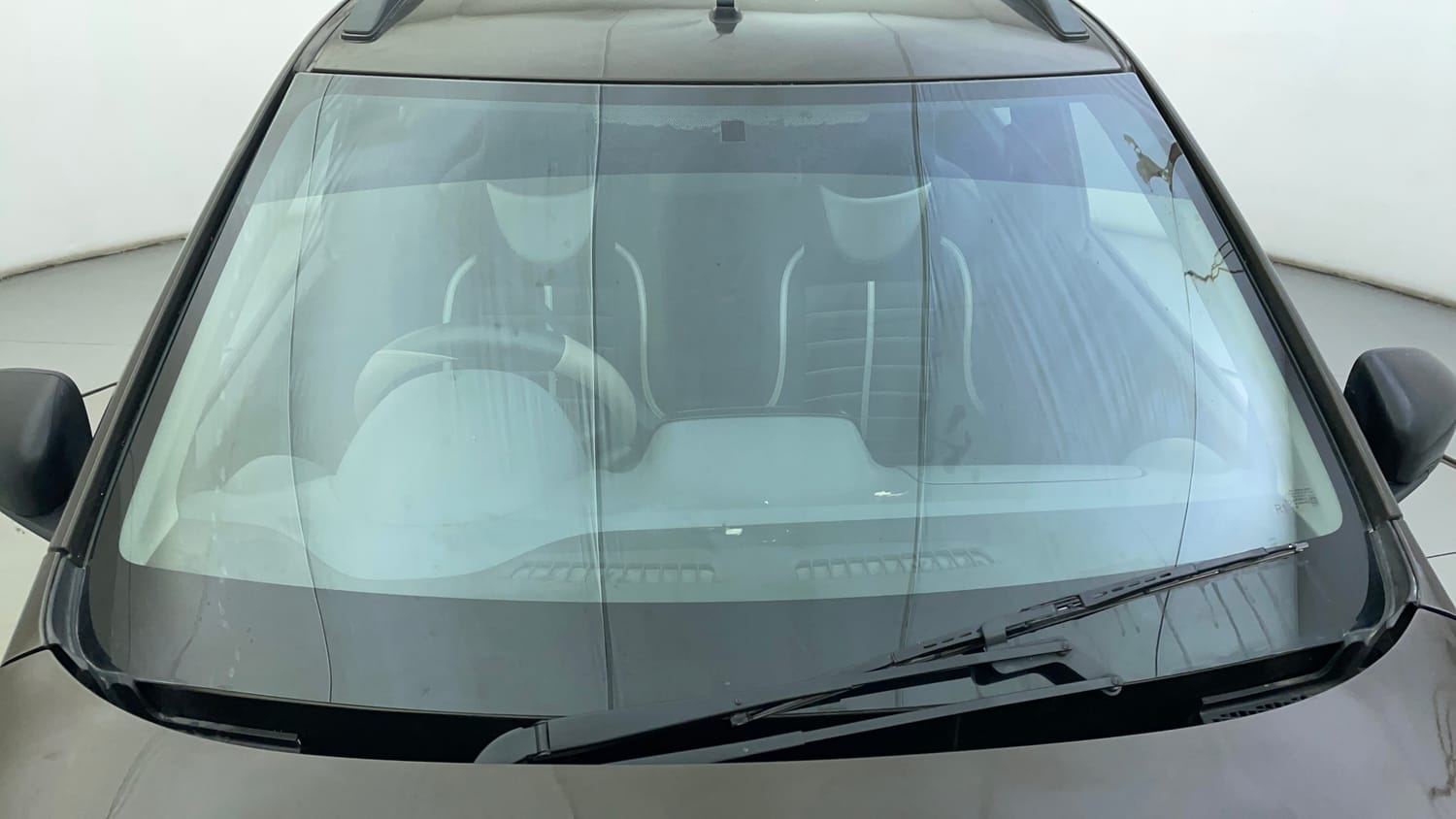 Used 2018 Renault Kwid RXT Petrol Manual exterior FRONT WINDSHIELD VIEW
