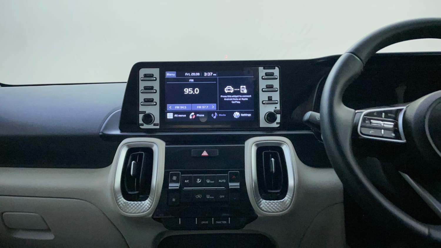 Used 2023 Kia Sonet HTX 1.0 DCT Petrol Automatic interior MUSIC SYSTEM & AC CONTROL VIEW