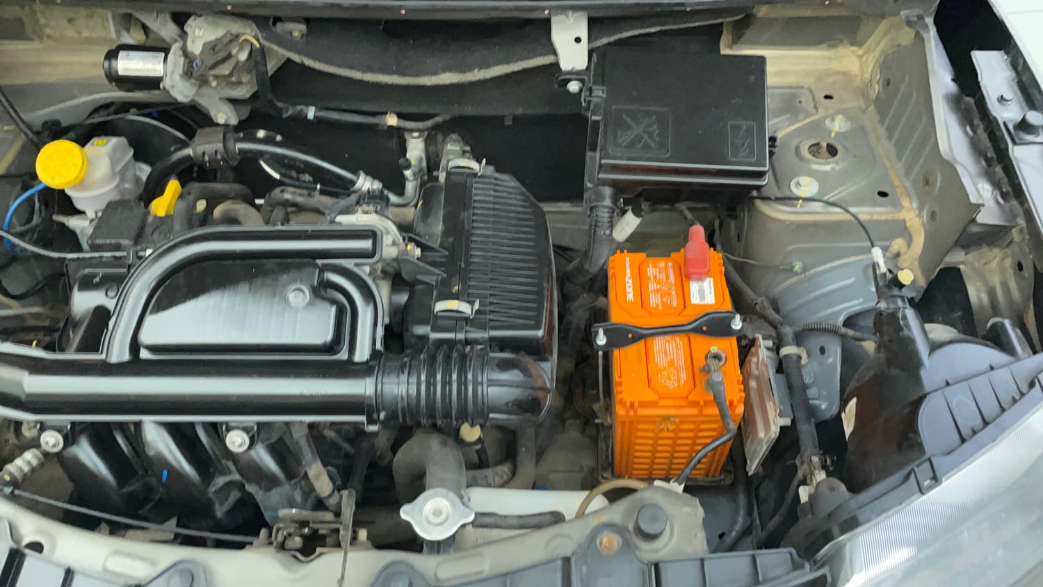 Used 2018 Renault Kwid RXT Petrol Manual engine ENGINE LEFT SIDE VIEW