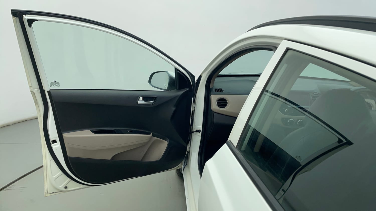 Used 2018 Hyundai Grand i10 Sportz (O) 1.2 Kappa VTVT Petrol Manual interior LEFT FRONT DOOR OPEN VIEW