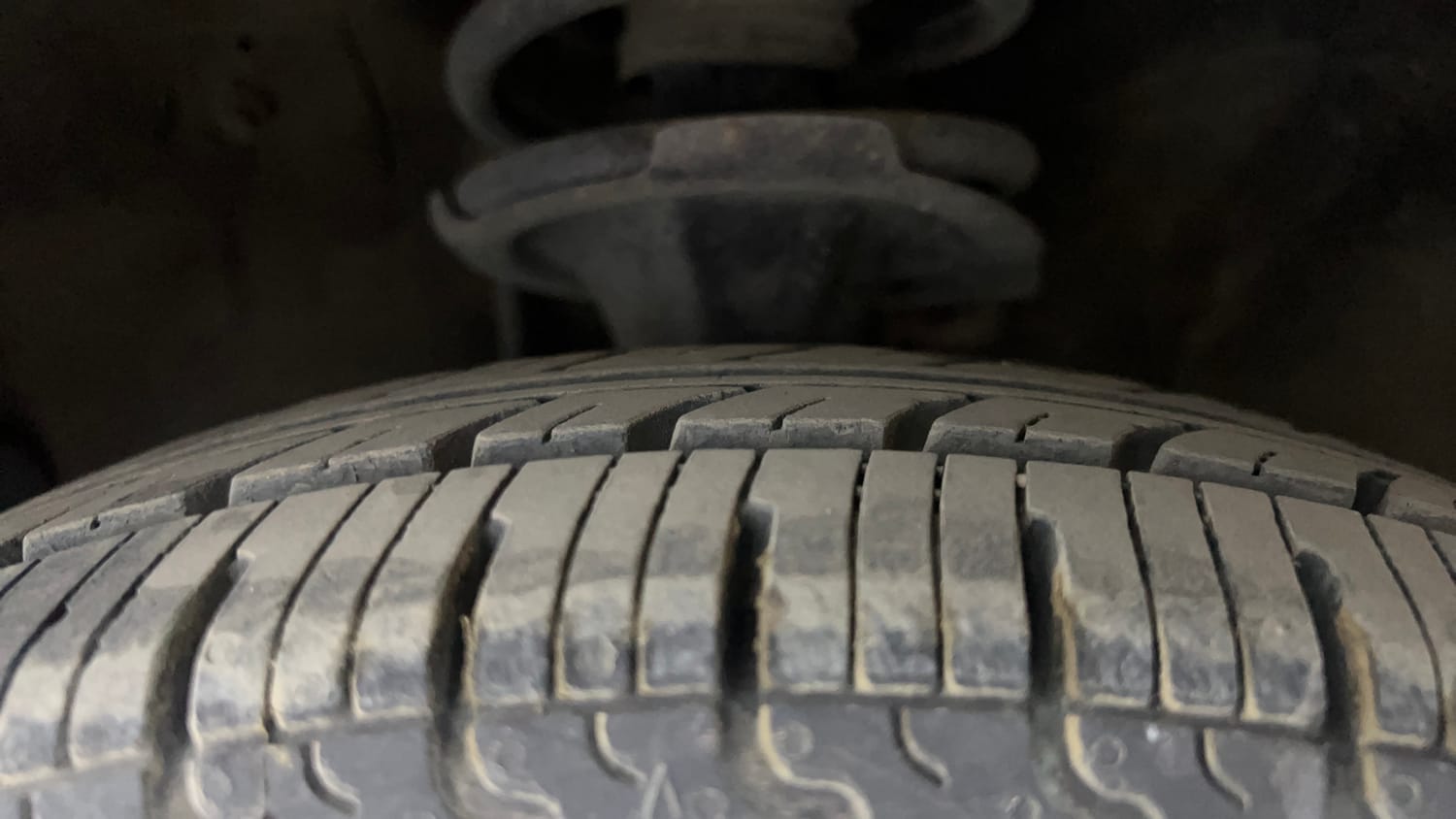 Used 2012 Hyundai i10 Sportz 1.2 Kappa2 Petrol Manual tyres LEFT FRONT TYRE TREAD VIEW
