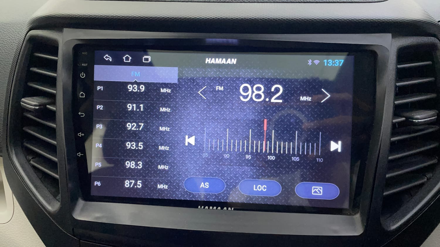 Used 2023 Mahindra XUV 300 W6 1.2 Petrol AMT Petrol Automatic top_features Integrated (in-dash) music system