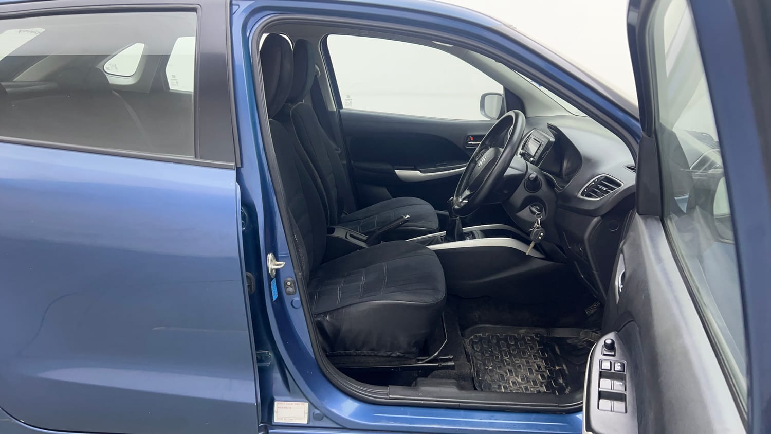 Used 2016 Maruti Suzuki Baleno Delta 1.2 Petrol Manual interior RIGHT SIDE FRONT DOOR CABIN VIEW
