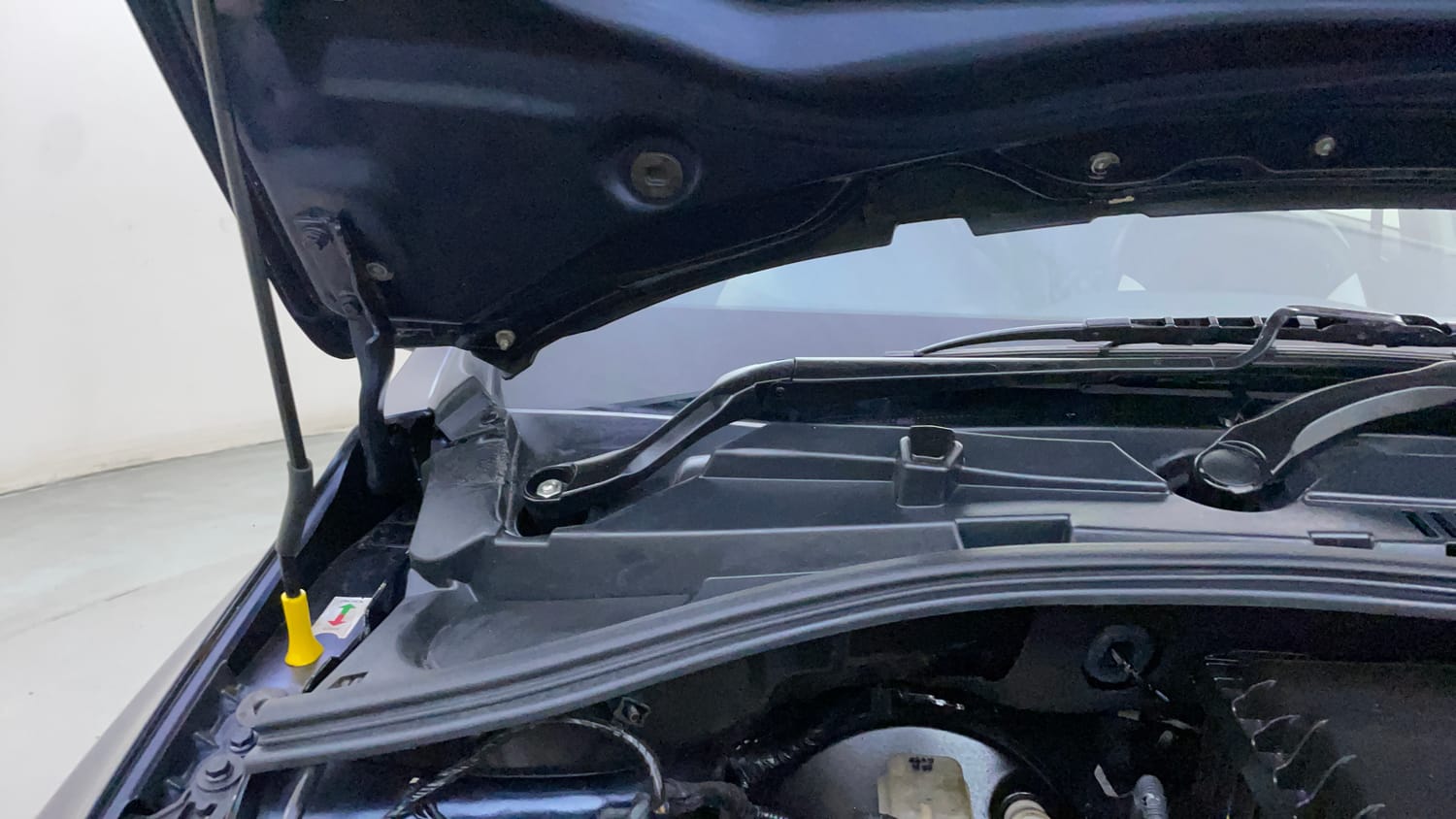 Used 2023 Tata Tigor XZ Plus Petrol Manual engine ENGINE RIGHT SIDE HINGE & APRON VIEW