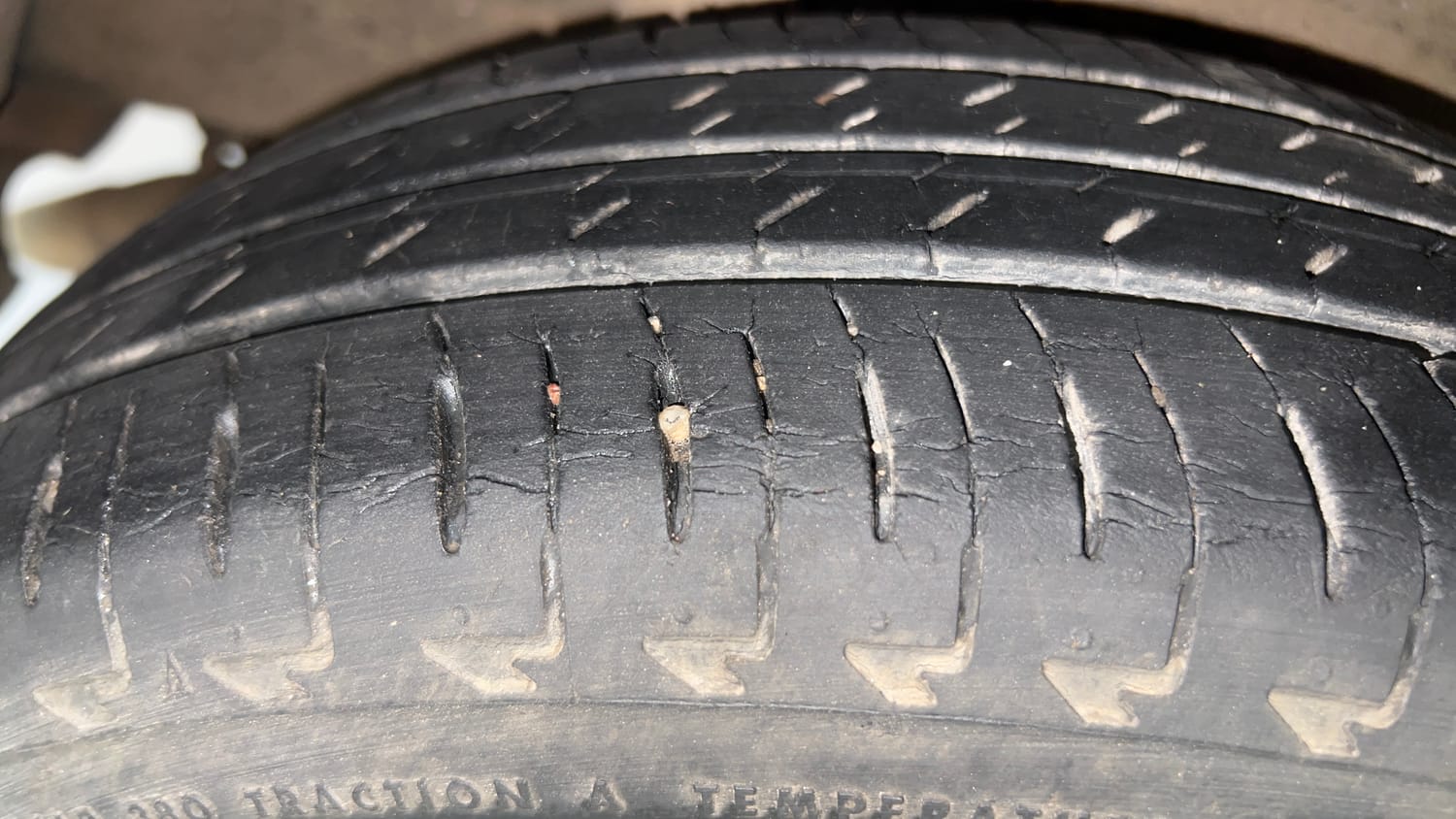 Used 2020 Maruti Suzuki Ignis Delta 1.2 AMT Petrol Automatic tyres RIGHT REAR TYRE TREAD VIEW