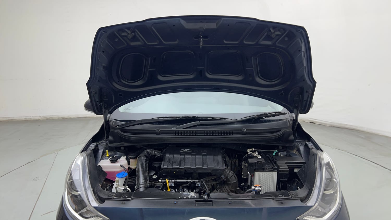 Used 2025 Hyundai Grand i10 Nios Sportz (O) 1.2 Kappa VTVT Petrol Manual engine ENGINE & BONNET OPEN FRONT VIEW